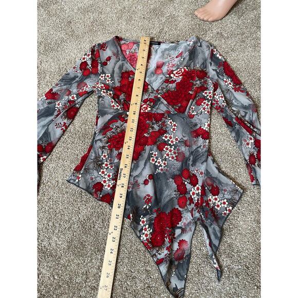 V Generation top blouse stretch gray maroon asymmetrical hem trumpet sleeve SZ S - Picture 8 of 8